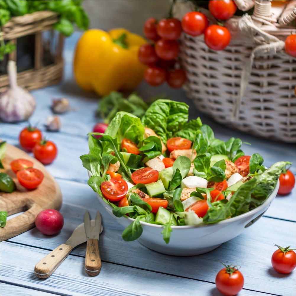 BEYAZ PEYNİRLİ SALATA