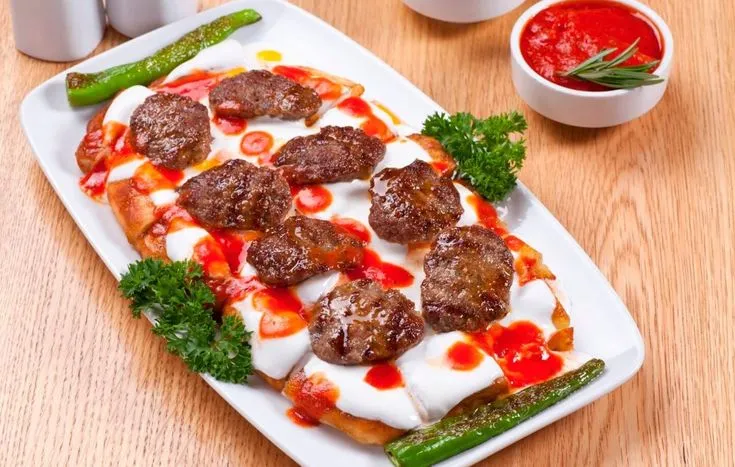 ACI SOSLU KÖFTE