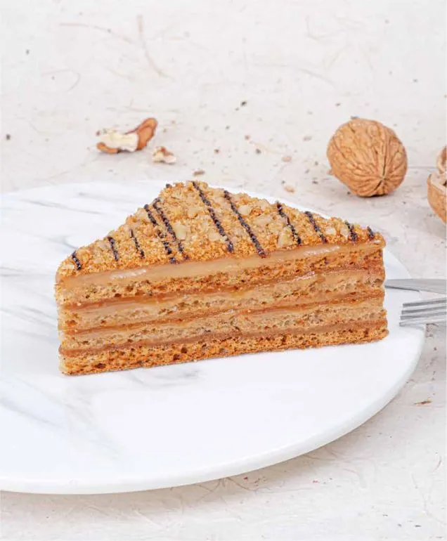 BALLI CEVİZLİ PASTA