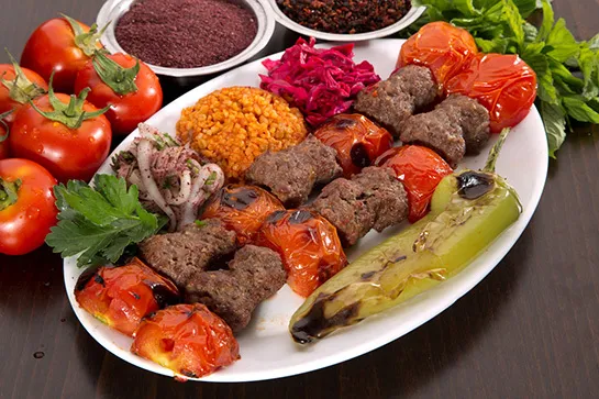 DOMATESLİ KEBAP