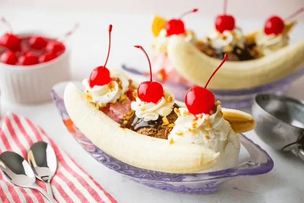 BANANA SPLIT