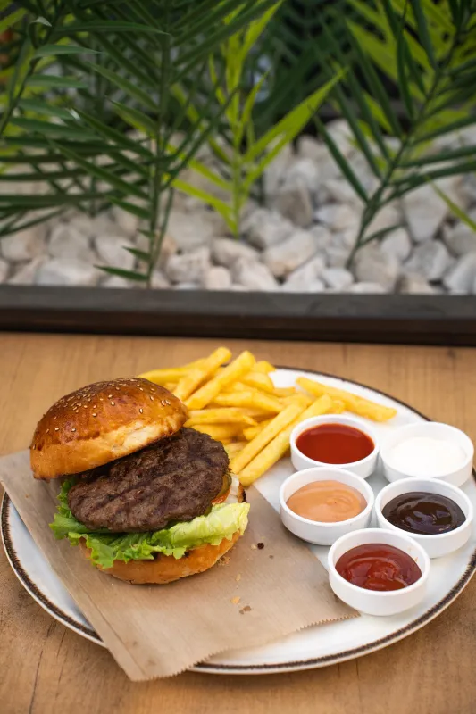 CLASSIC BURGER