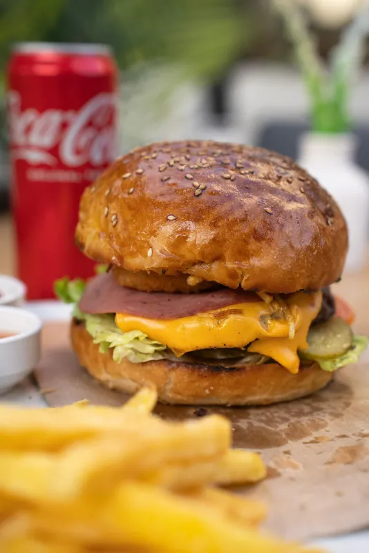 BOMB BURGER