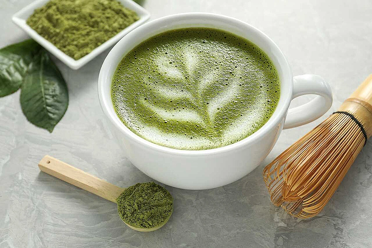 AKÇAAĞAÇLI MATCHA LATTE