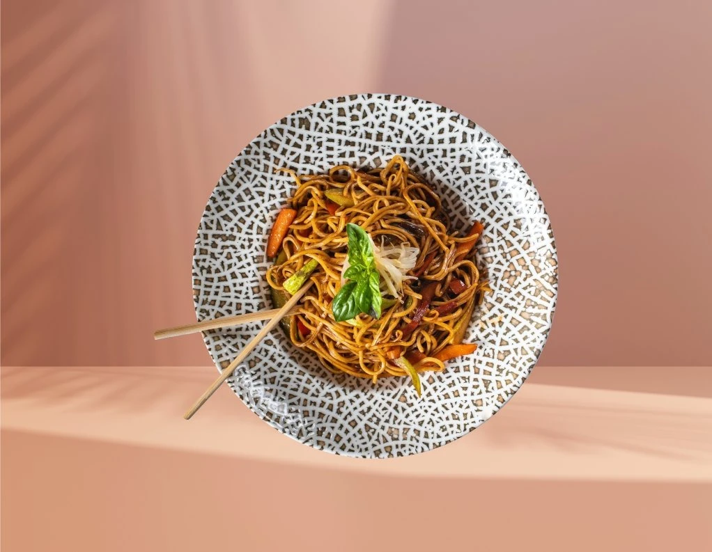 SEBZELİ NOODLE